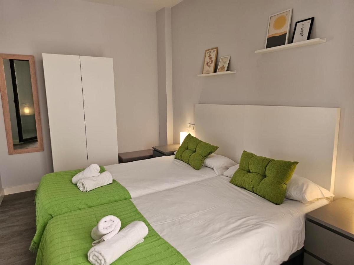 Imeda Apartamentos Piedra Santa غرناطة المظهر الخارجي الصورة